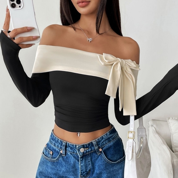 Shoulder Kiss Top - Picture 4 of 6